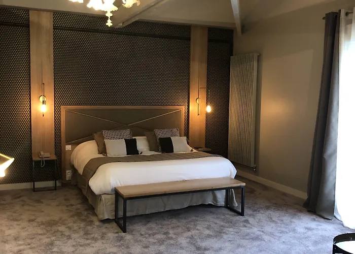 Chateau Du Clos De La Ribaudiere - Teritoria Hotel 4*